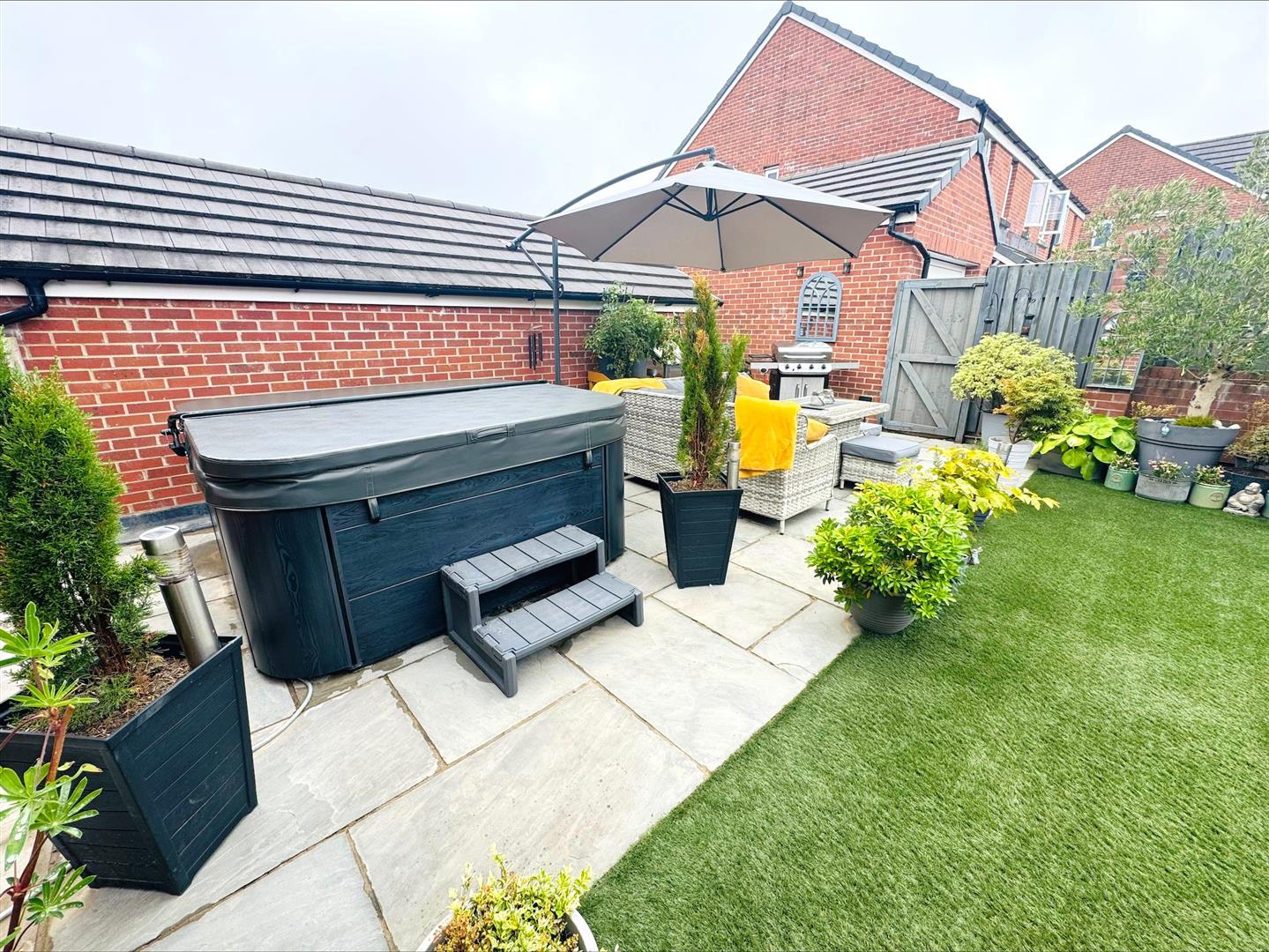 Clos Y Nant, Carway, Kidwelly, SA17 4JH